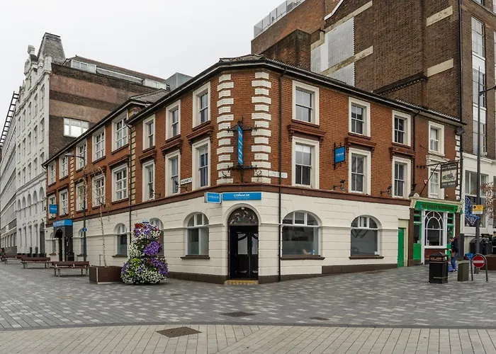 Citi Hotel London Luton By Belvilla